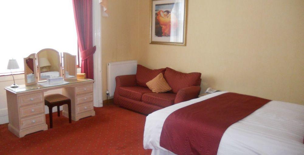 Leapark Hotel Grangemouth Exterior foto
